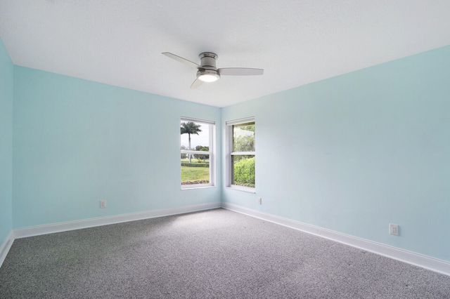 2 Old Fence Road, Palm Beach Gardens, FL 33418