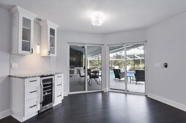 2 Old Fence Road, Palm Beach Gardens, FL 33418