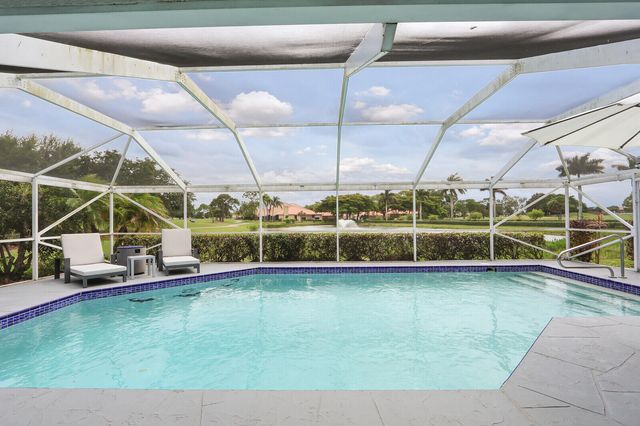 2 Old Fence Road, Palm Beach Gardens, FL 33418