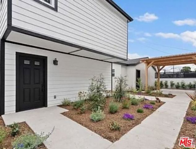 6132 Myrtle Avenue, Long Beach, CA 90805