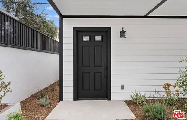 6132 Myrtle Avenue, Long Beach, CA 90805