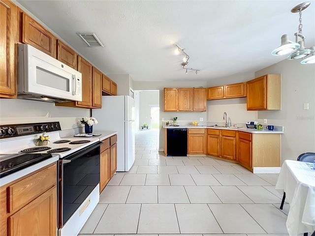 930 RIVECON AVENUE, Orlando, FL 32825