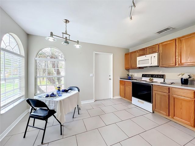 930 RIVECON AVENUE, Orlando, FL 32825
