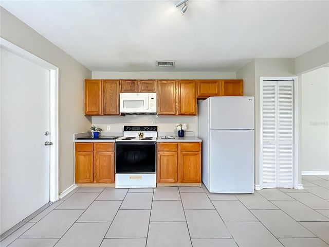 930 RIVECON AVENUE, Orlando, FL 32825