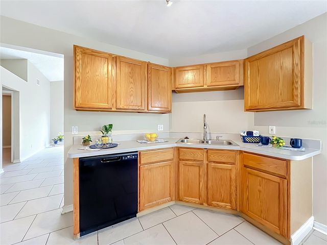 930 RIVECON AVENUE, Orlando, FL 32825