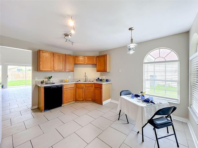 930 RIVECON AVENUE, Orlando, FL 32825
