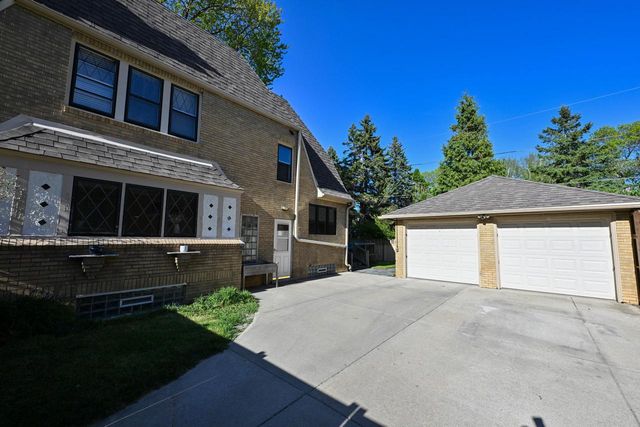 2350 Lefeber AVENUE, Wauwatosa, WI 53213