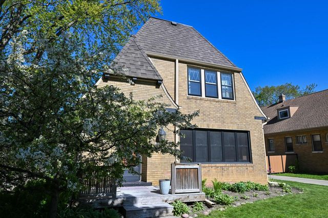 2350 Lefeber AVENUE, Wauwatosa, WI 53213