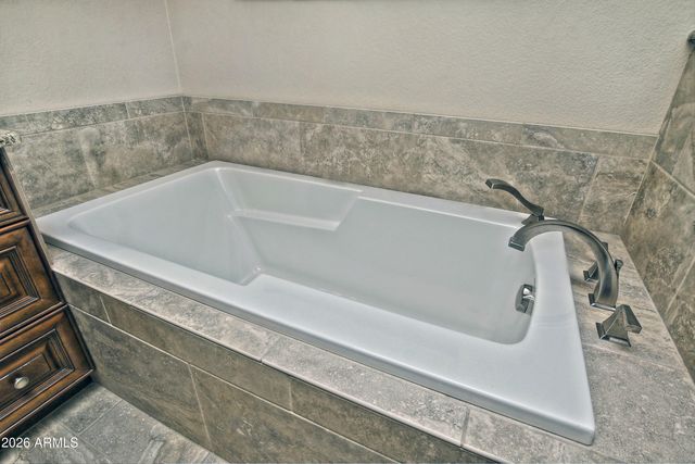 1335 E SUNBURST Lane, Tempe, AZ 85284