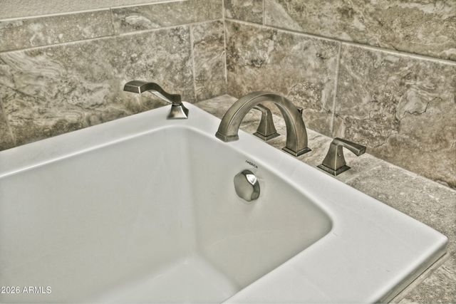 1335 E SUNBURST Lane, Tempe, AZ 85284