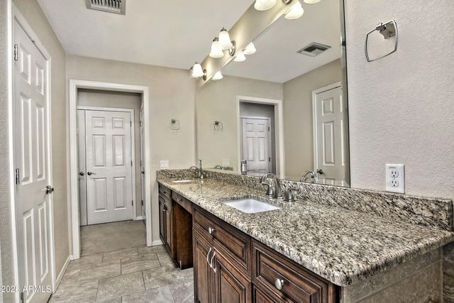 1335 E SUNBURST Lane, Tempe, AZ 85284