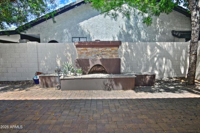 1335 E SUNBURST Lane, Tempe, AZ 85284