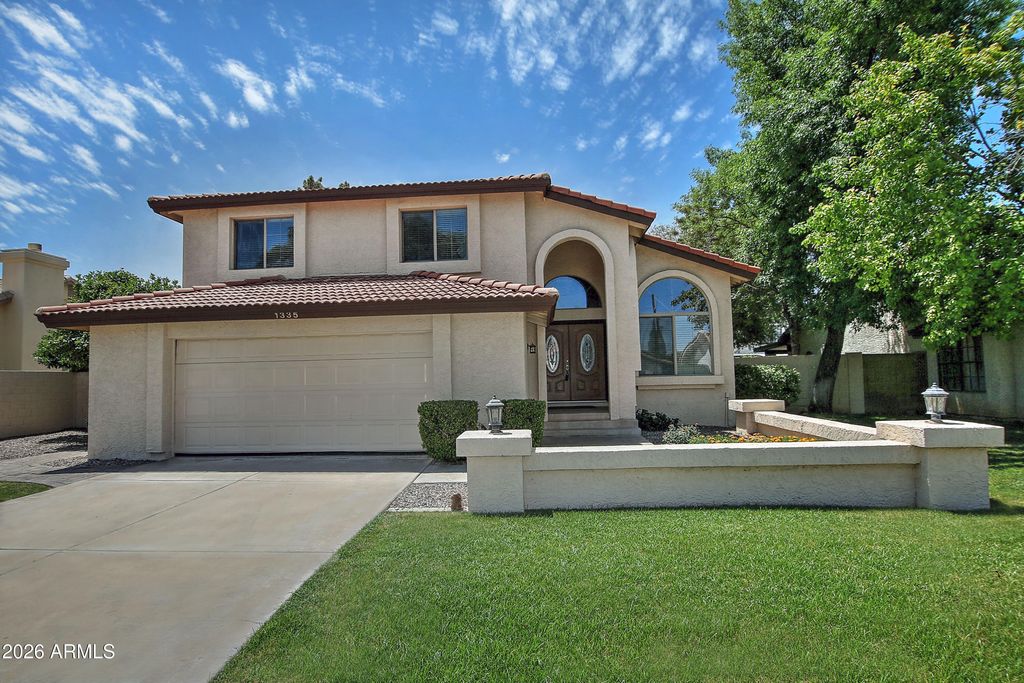 1335 E SUNBURST Lane, Tempe, AZ 85284