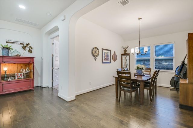 508 Peakside CIR, Dripping Springs, TX 78620