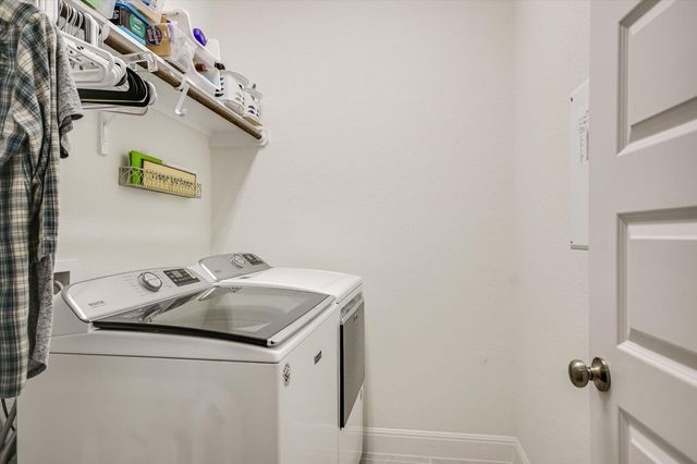 508 Peakside CIR, Dripping Springs, TX 78620