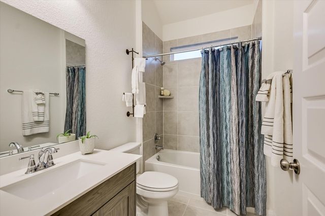 508 Peakside CIR, Dripping Springs, TX 78620