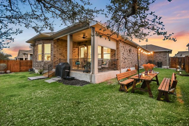 508 Peakside CIR, Dripping Springs, TX 78620