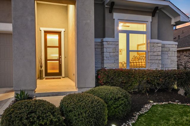 508 Peakside CIR, Dripping Springs, TX 78620