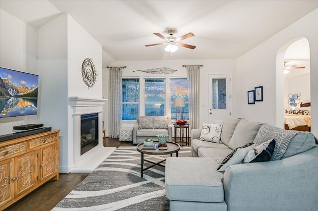 508 Peakside CIR, Dripping Springs, TX 78620