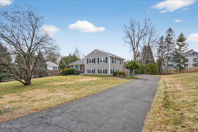 11 Gregory Lane, Colonie, NY 12211