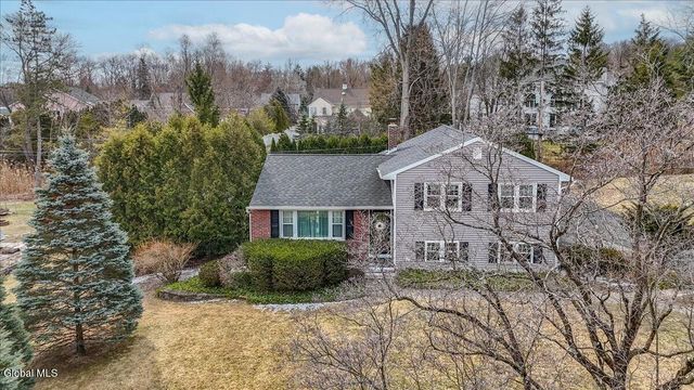 11 Gregory Lane, Colonie, NY 12211