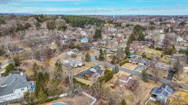 11 Gregory Lane, Colonie, NY 12211