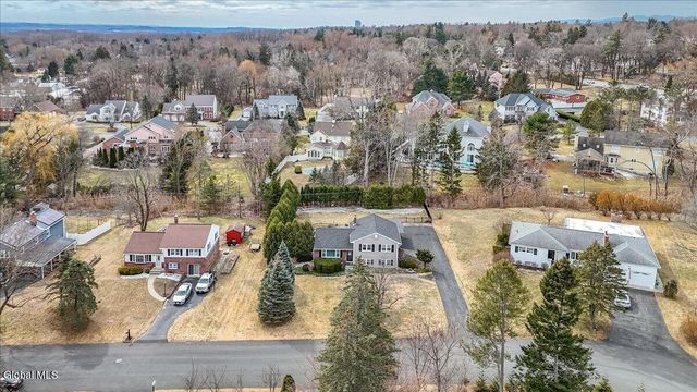 11 Gregory Lane, Colonie, NY 12211