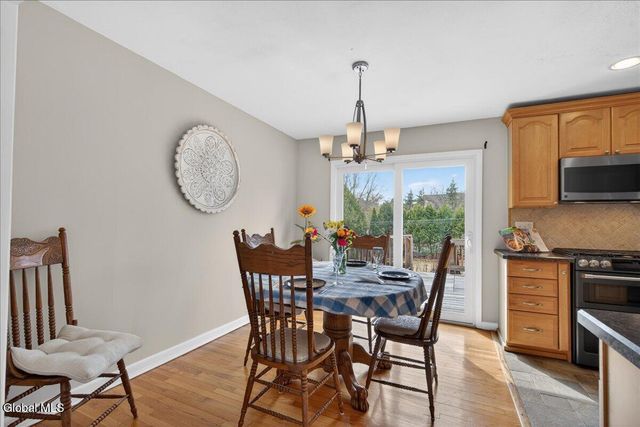 11 Gregory Lane, Colonie, NY 12211