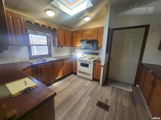 10553 Torrance Road, Carbondale, IL 62901