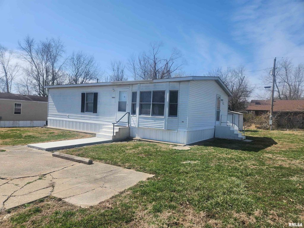 10553 Torrance Road, Carbondale, IL 62901