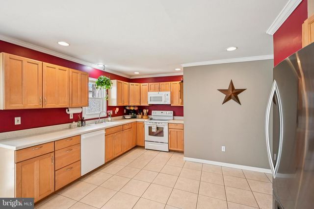 530 AVENUE E, Feasterville-trevose, PA 19053