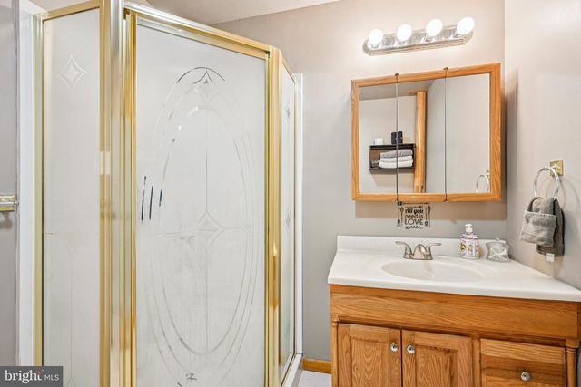 530 AVENUE E, Feasterville-trevose, PA 19053