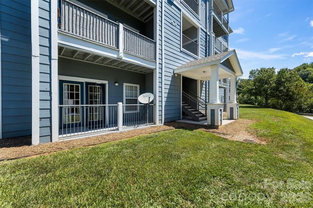100 Vista Lake Drive 3, Candler, NC 28715