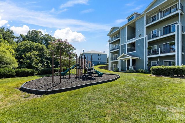 100 Vista Lake Drive 3, Candler, NC 28715