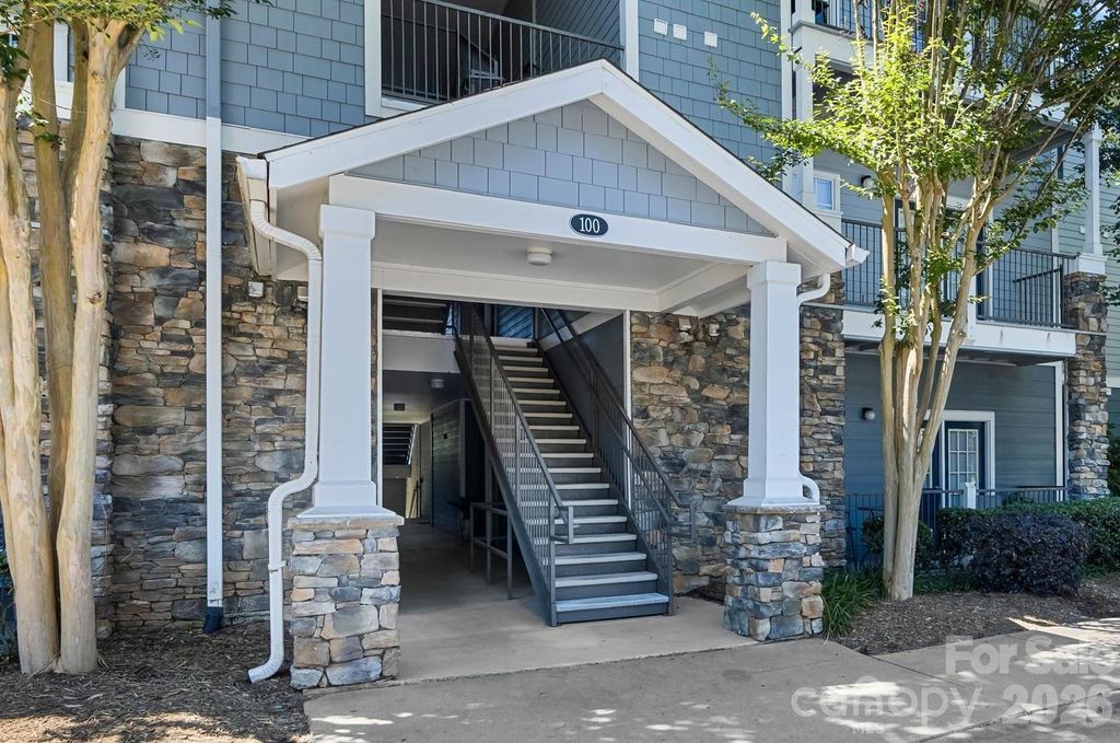 100 Vista Lake Drive 3, Candler, NC 28715