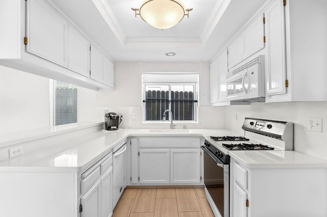 8337 Elegans Ct, Antelope, CA 95843