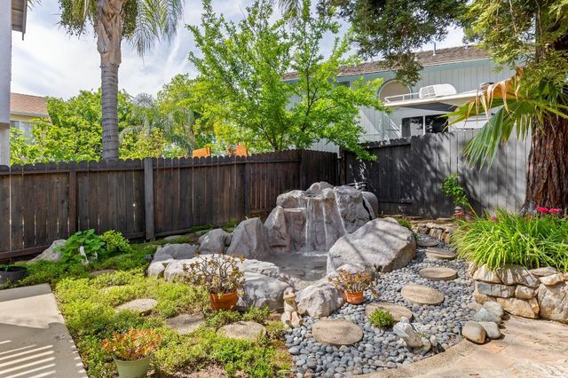 8337 Elegans Ct, Antelope, CA 95843
