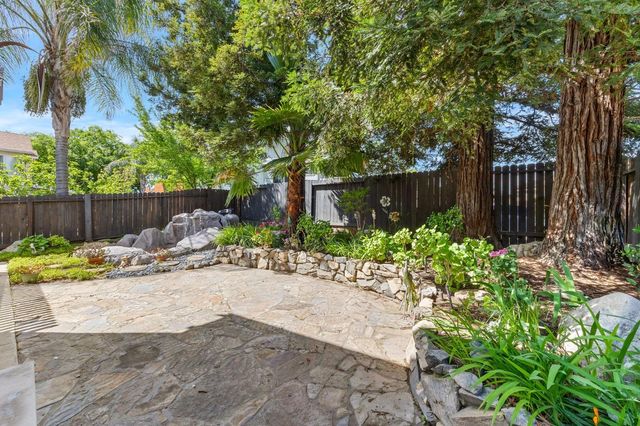 8337 Elegans Ct, Antelope, CA 95843