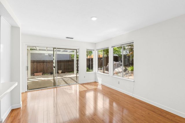 8337 Elegans Ct, Antelope, CA 95843