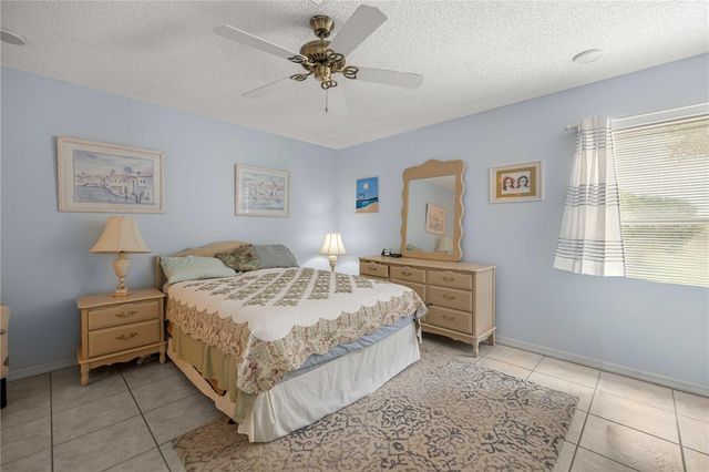 511 ALAMEDA AVENUE, Lady Lake, FL 32159