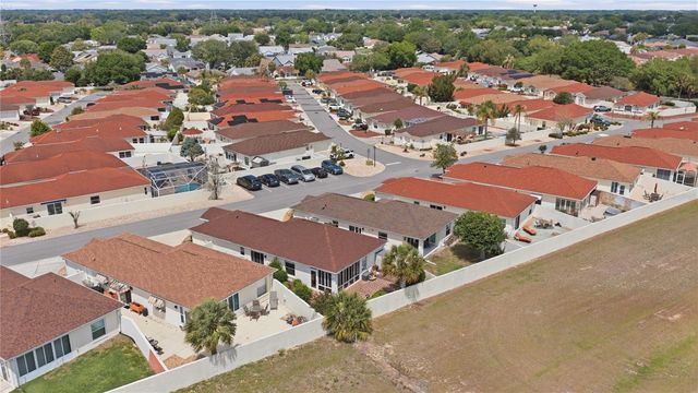 511 ALAMEDA AVENUE, Lady Lake, FL 32159