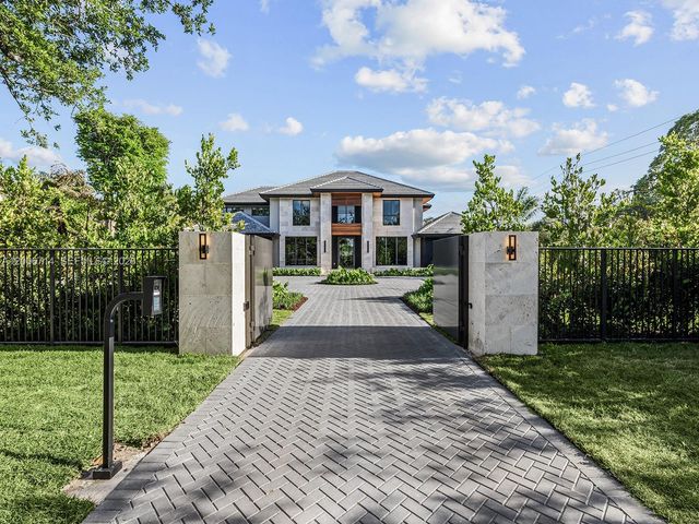 6690 SW 96th St, Pinecrest, FL 33156