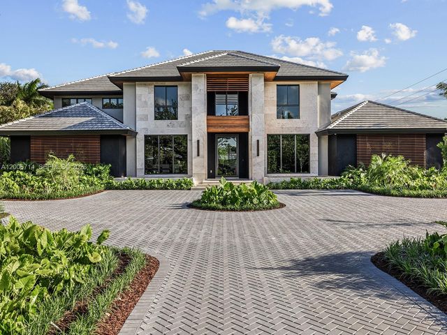 6690 SW 96th St, Pinecrest, FL 33156