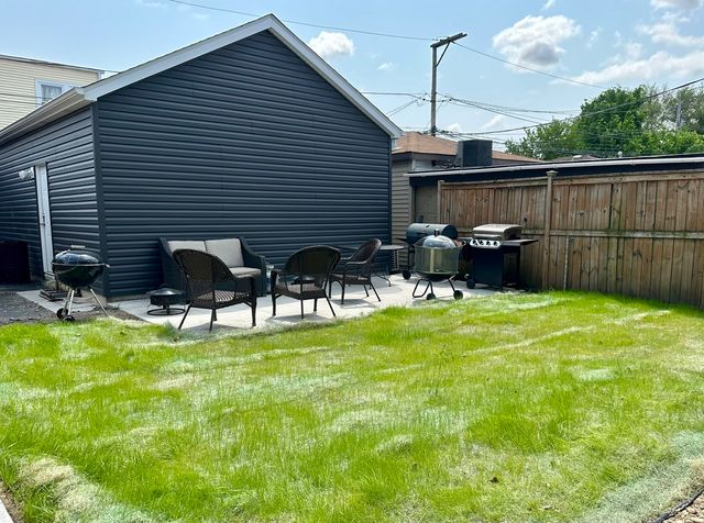 2233 N Lawler Avenue GDN, Chicago, IL 60639