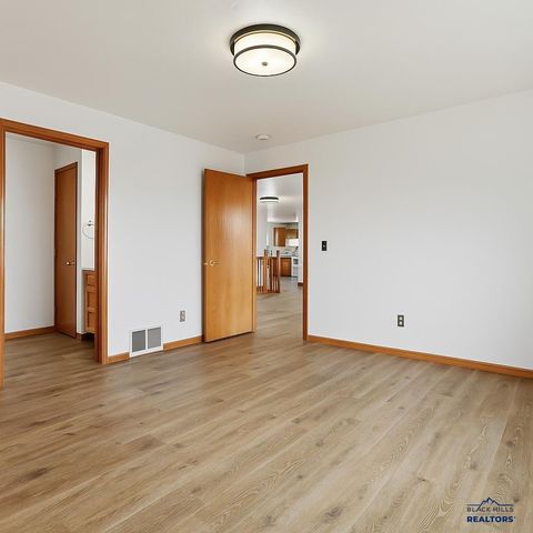 6535 ASTORIA CT, Summerset, SD 57769