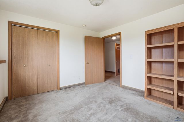 6535 ASTORIA CT, Summerset, SD 57769