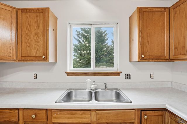 6535 ASTORIA CT, Summerset, SD 57769