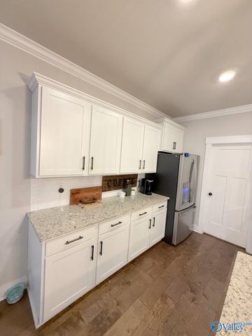 445 Legend Oak Way SW, Huntsville, AL 35824