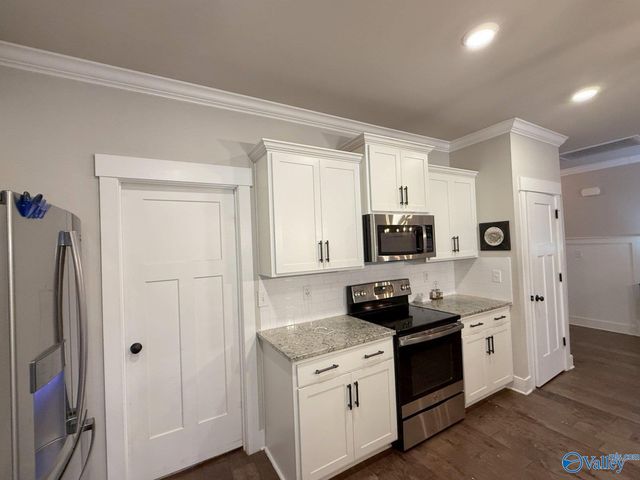 445 Legend Oak Way SW, Huntsville, AL 35824