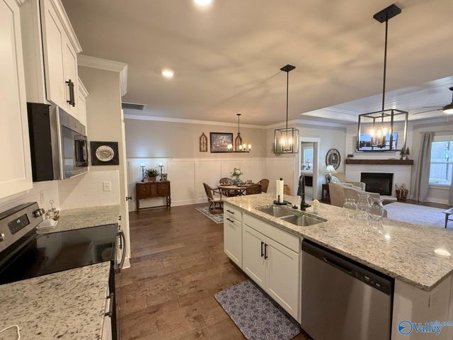 445 Legend Oak Way SW, Huntsville, AL 35824